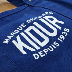 sérigraphie du logo Kidur sur l'avant du Coal Bag Safre